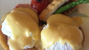 【オーキッズ/ハレクラニ】ハワイで憧れの贅沢ブランチ！人気席の日本語予約方法からおすすめメニューまで